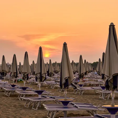 Cozy Flat Next To The Sea In Bibione-beahost * بيبيوني