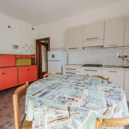 Cozy Flat Next To The Sea In Bibione-beahost Бібіоне