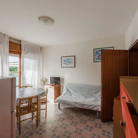 Cozy Flat Next To The Sea In Bibione-beahost Бібіоне